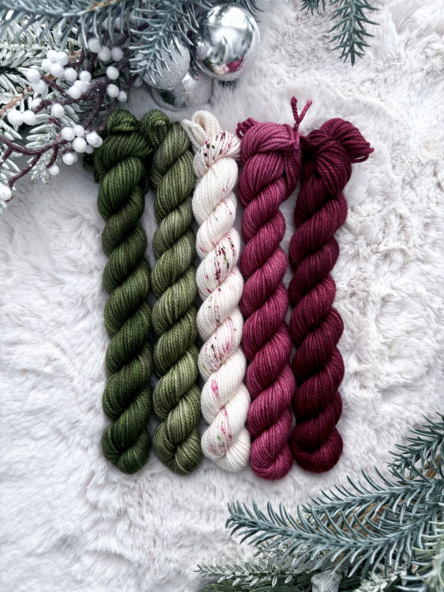 PREORDER // mr.grinch // classic sock mini's