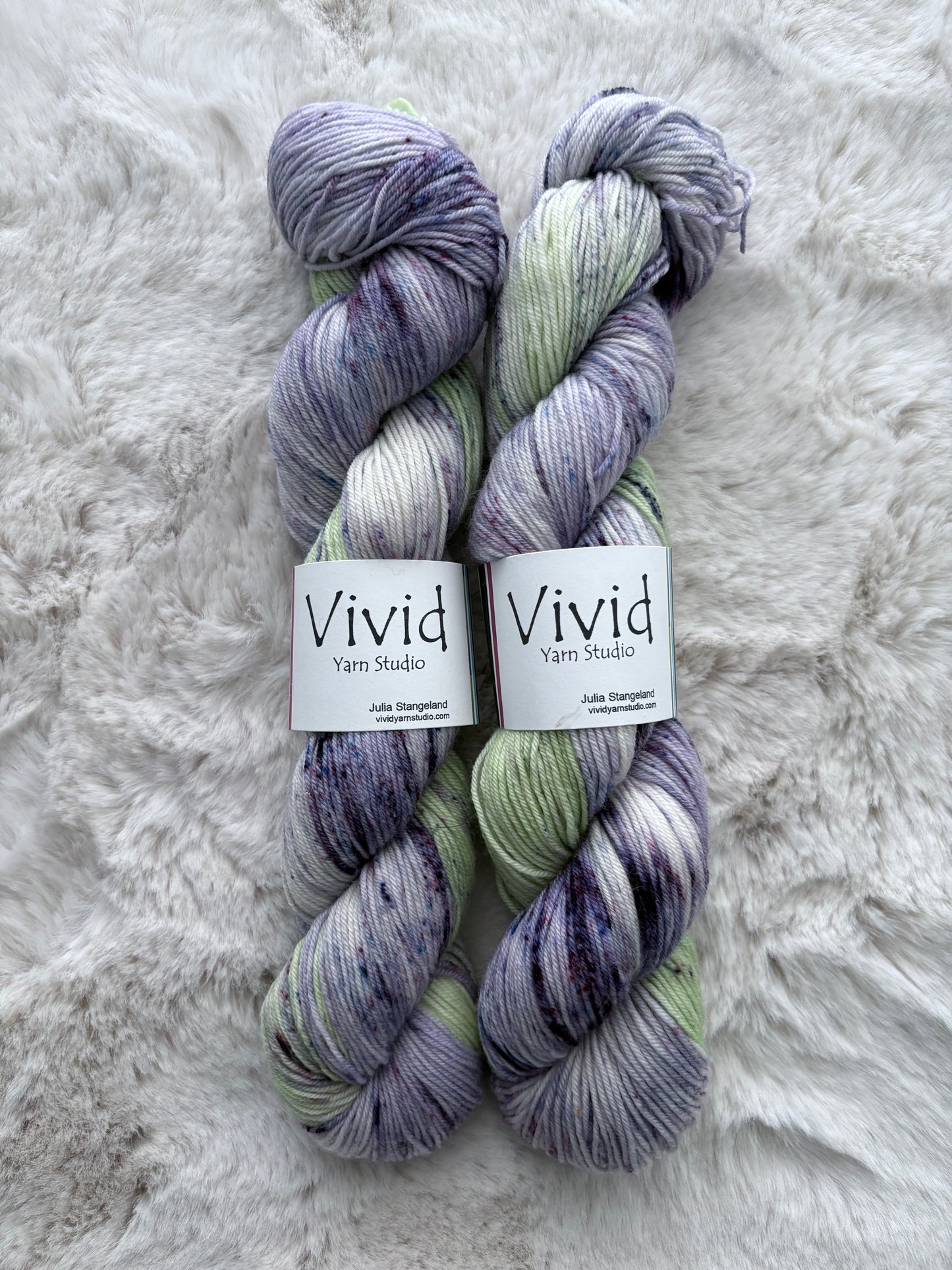 *DESTASH vivid yarn studio // sweet song // sock
