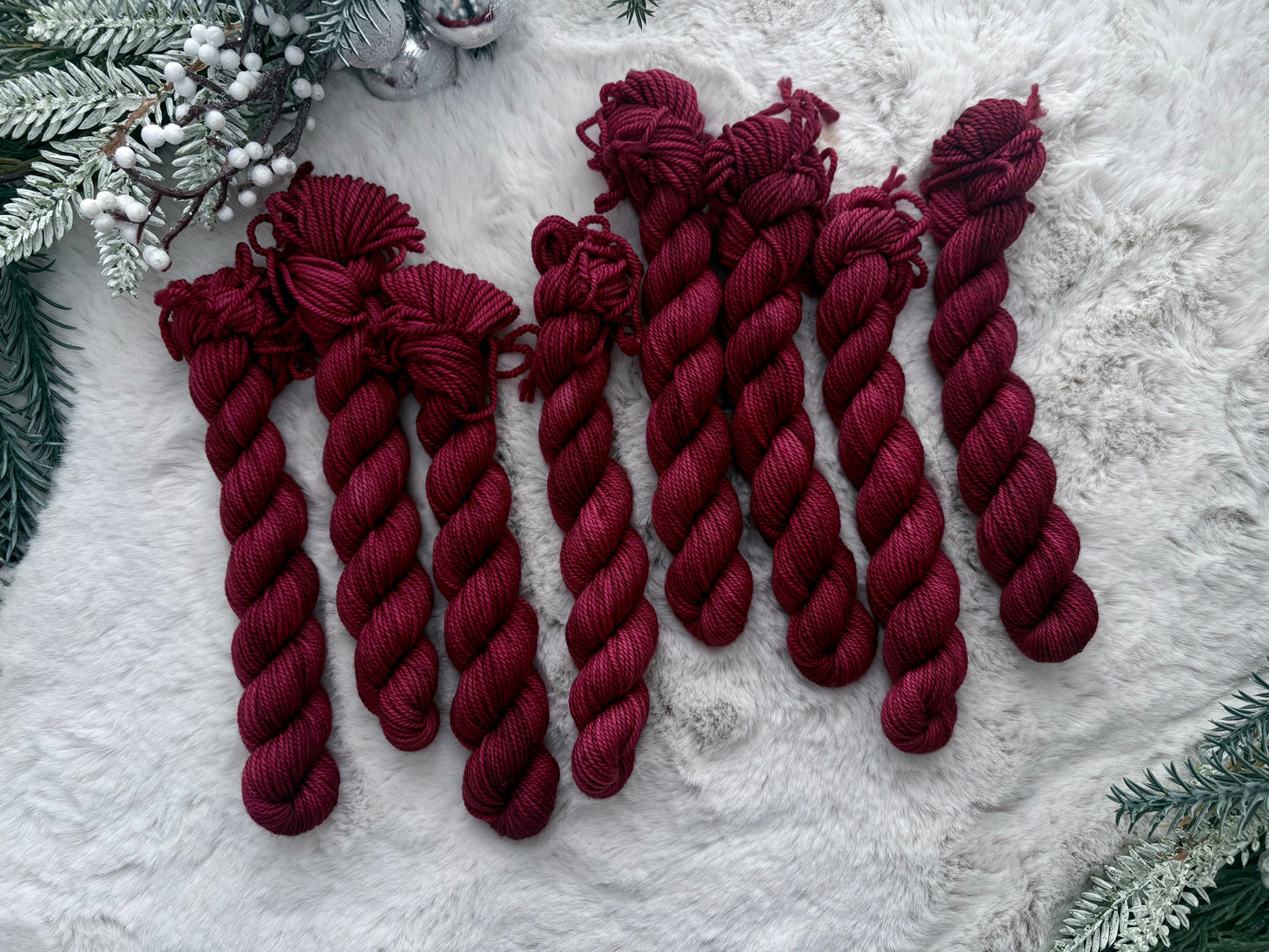 moody red // merino dk // 25g